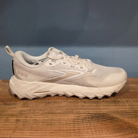 Brooks Womens Cascadia 16 Trail Running Shoes White Cream Sneakers Size 8.5 - Picture 10 of 15
